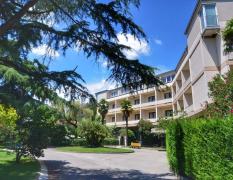 Aussenansicht Ankunftsbereich Hotel Blue Dream